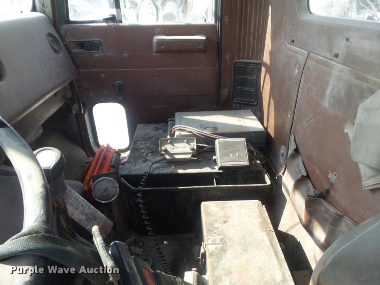 image for item K7517 1989 International F5070 ready mix truck