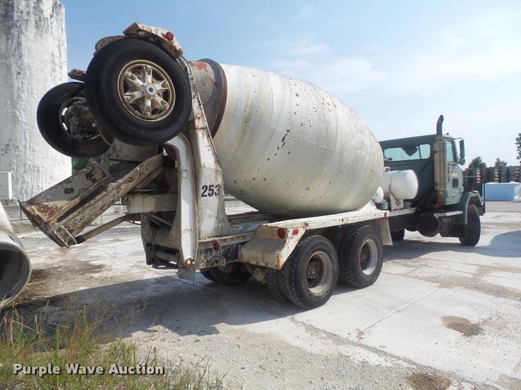 image for item K7518 1989 Volvo ACM ready mix truck