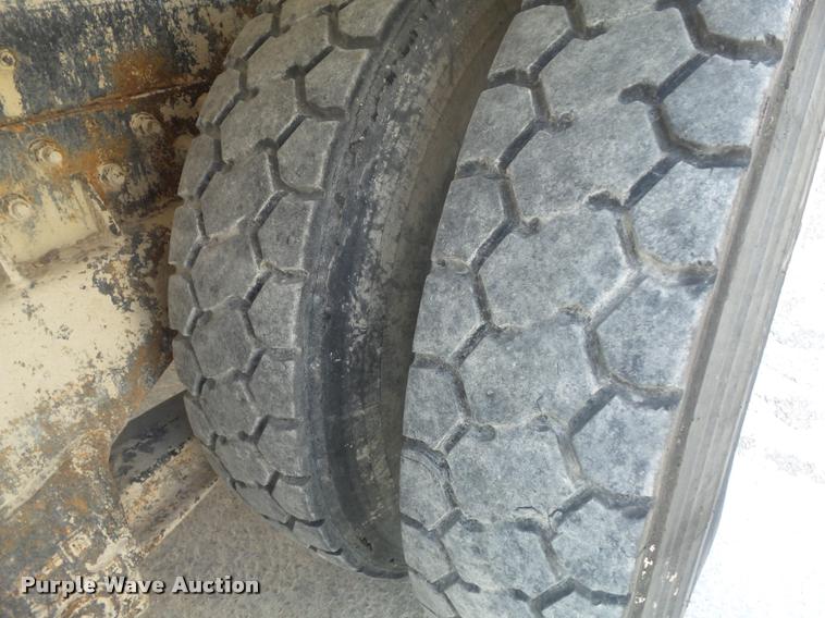 image for item K7518 1989 Volvo ACM ready mix truck