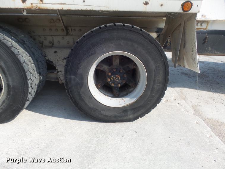 image for item K7518 1989 Volvo ACM ready mix truck