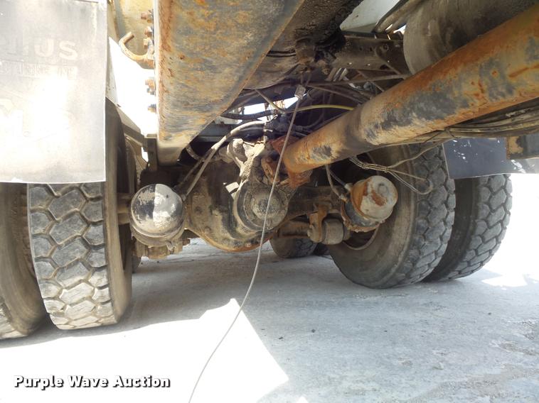 image for item K7518 1989 Volvo ACM ready mix truck