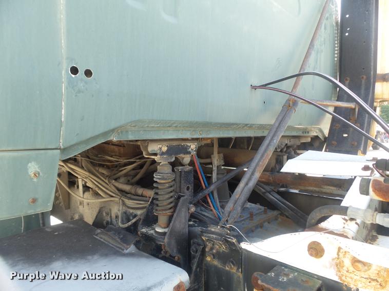 image for item K7518 1989 Volvo ACM ready mix truck