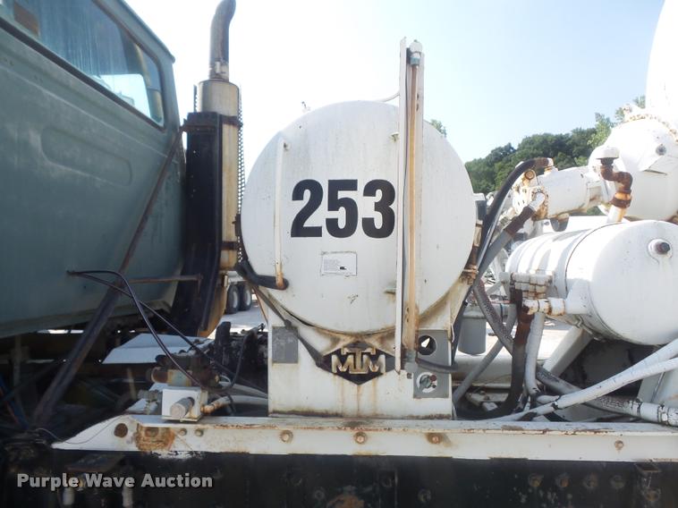 image for item K7518 1989 Volvo ACM ready mix truck
