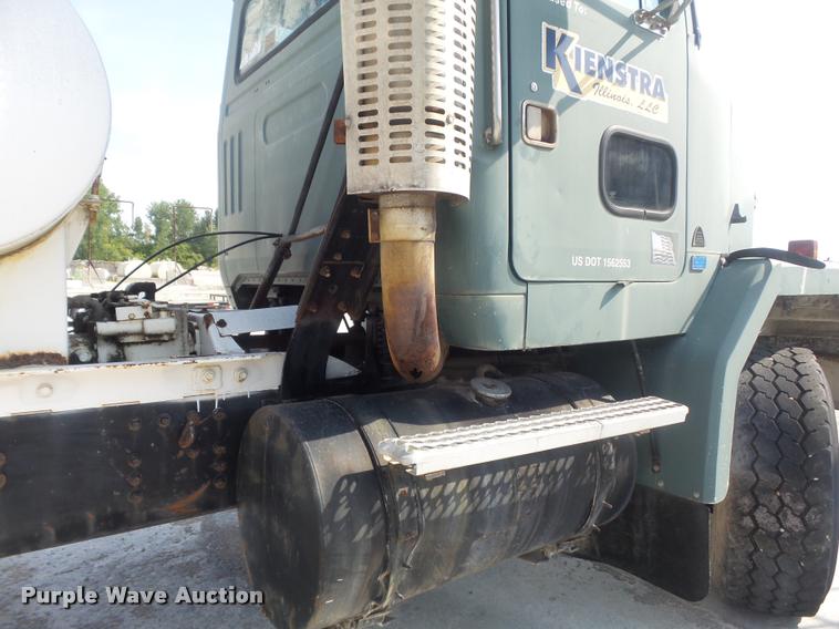 image for item K7518 1989 Volvo ACM ready mix truck
