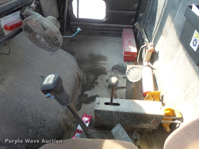 image for item K7518 1989 Volvo ACM ready mix truck