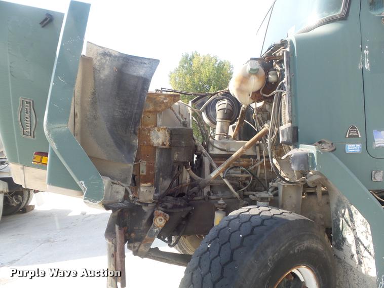 image for item K7518 1989 Volvo ACM ready mix truck