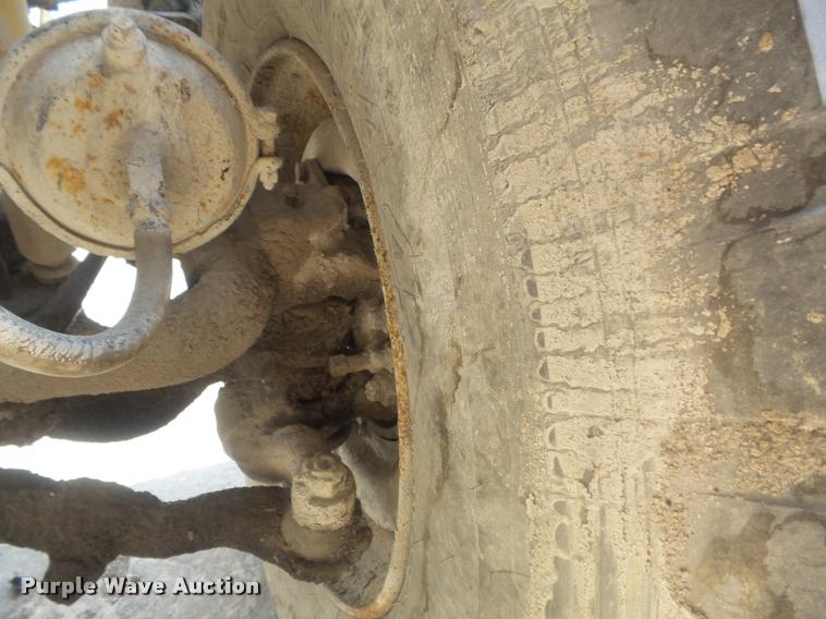 image for item K7518 1989 Volvo ACM ready mix truck