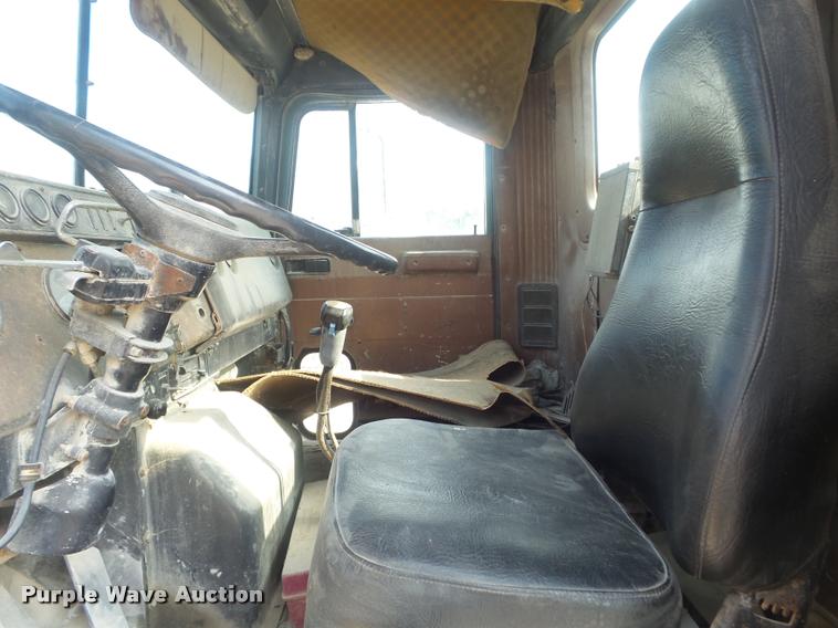 image for item K7519 1989 International F5070 ready mix truck