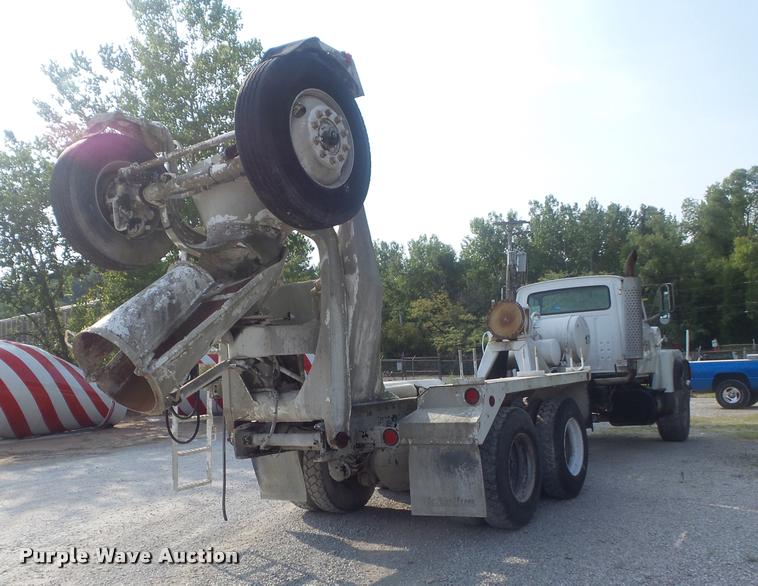 image for item K7520 1989 Ford LT9000 ready mix truck