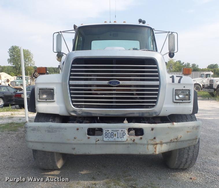 image for item K7520 1989 Ford LT9000 ready mix truck