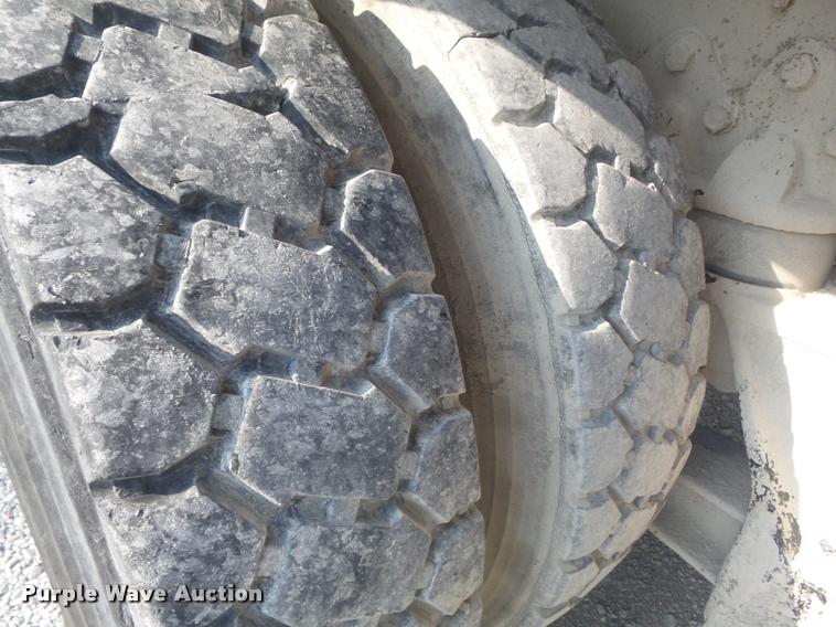 image for item K7520 1989 Ford LT9000 ready mix truck