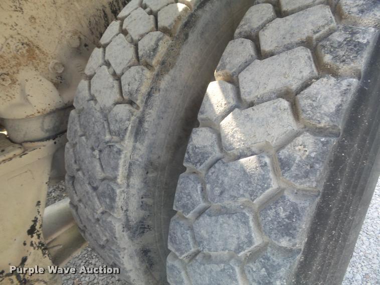 image for item K7520 1989 Ford LT9000 ready mix truck