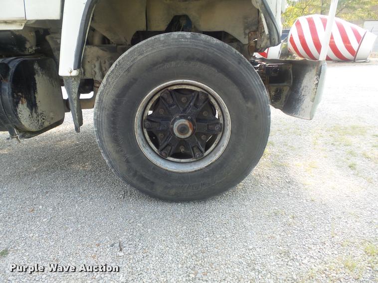 image for item K7520 1989 Ford LT9000 ready mix truck