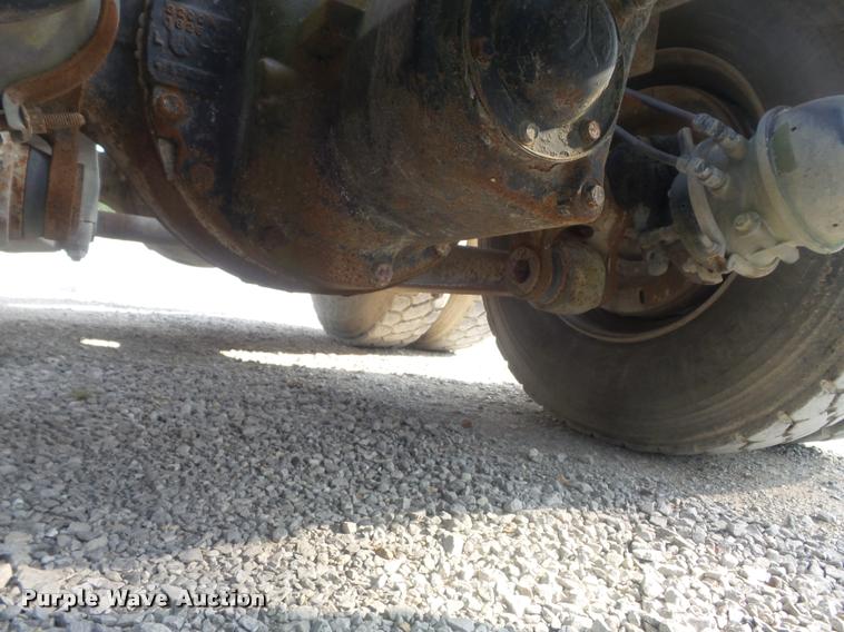 image for item K7520 1989 Ford LT9000 ready mix truck