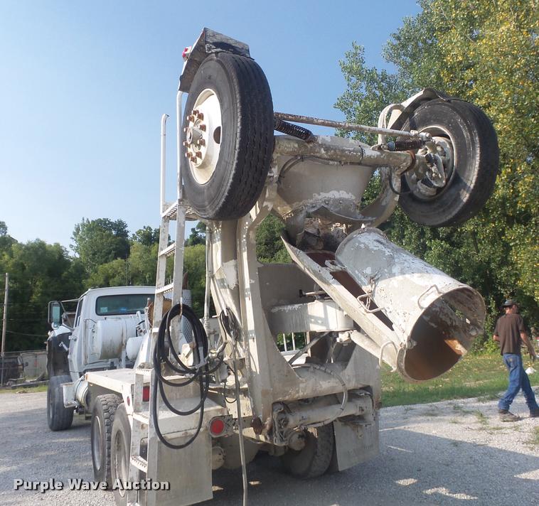 image for item K7520 1989 Ford LT9000 ready mix truck