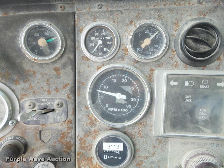 image for item K7520 1989 Ford LT9000 ready mix truck