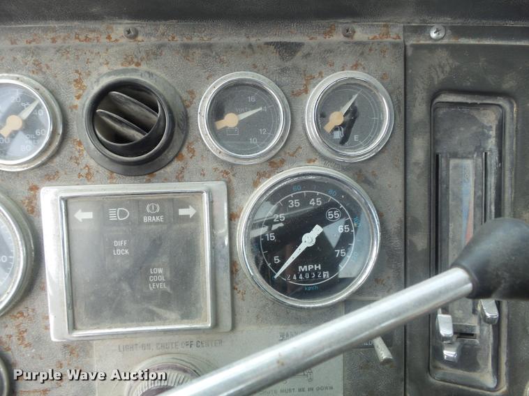 image for item K7520 1989 Ford LT9000 ready mix truck