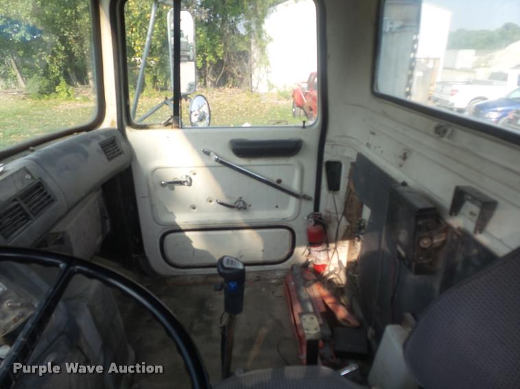 image for item K7520 1989 Ford LT9000 ready mix truck