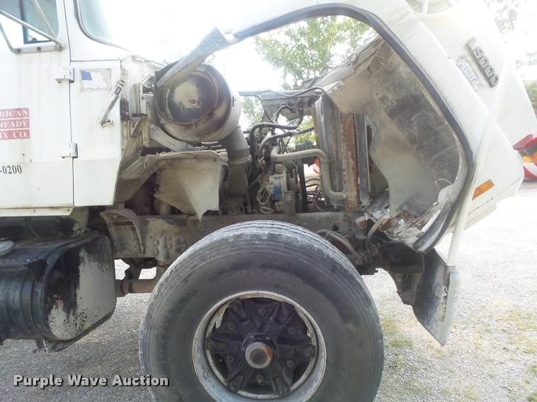 image for item K7520 1989 Ford LT9000 ready mix truck