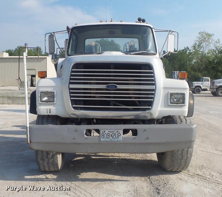 image for item K7521 1989 Ford LT9000 ready mix truck