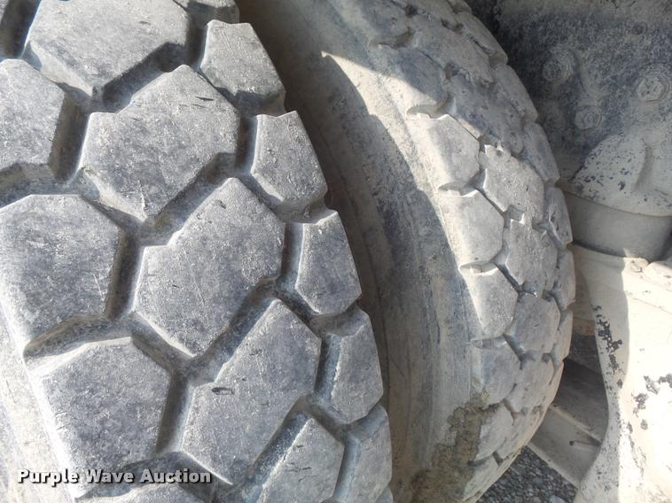 image for item K7521 1989 Ford LT9000 ready mix truck