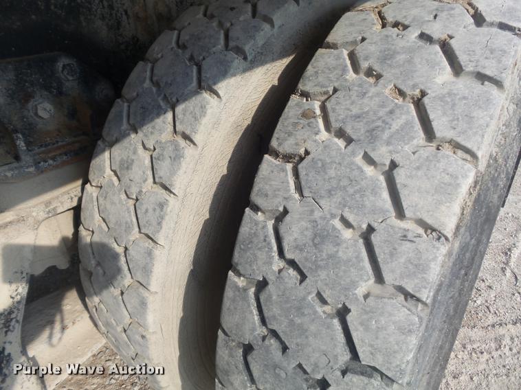 image for item K7521 1989 Ford LT9000 ready mix truck