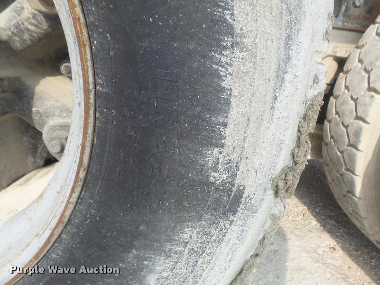 image for item K7521 1989 Ford LT9000 ready mix truck