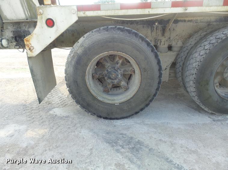 image for item K7521 1989 Ford LT9000 ready mix truck