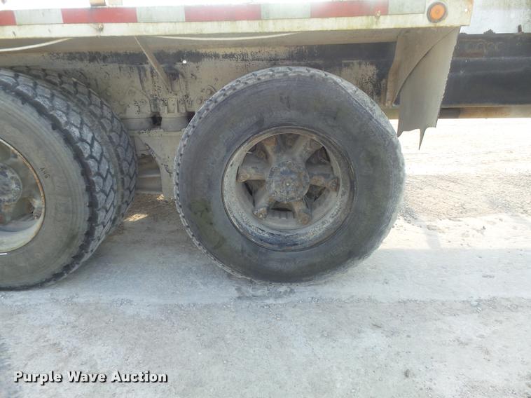 image for item K7521 1989 Ford LT9000 ready mix truck