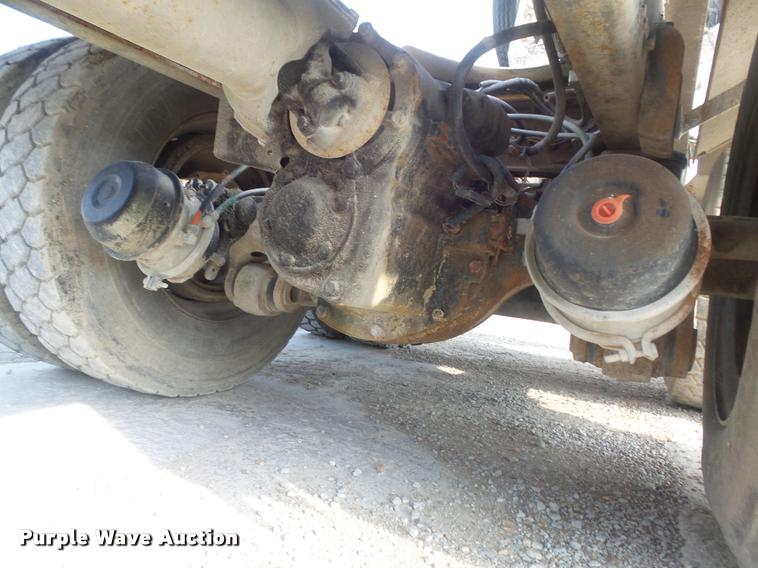 image for item K7521 1989 Ford LT9000 ready mix truck