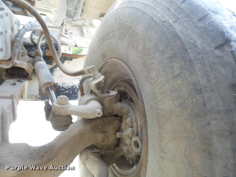 image for item K7521 1989 Ford LT9000 ready mix truck