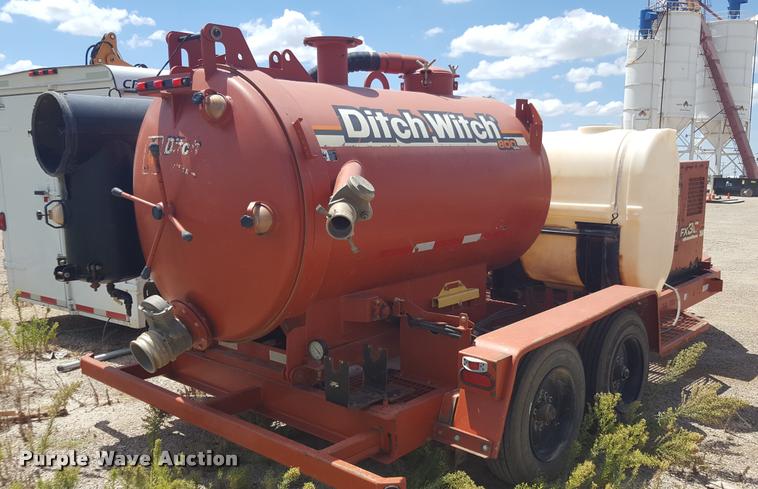 image for item L1510 2012 Ditch Witch FX30 vacuum trailer