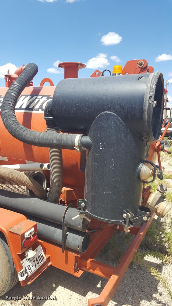image for item L1510 2012 Ditch Witch FX30 vacuum trailer