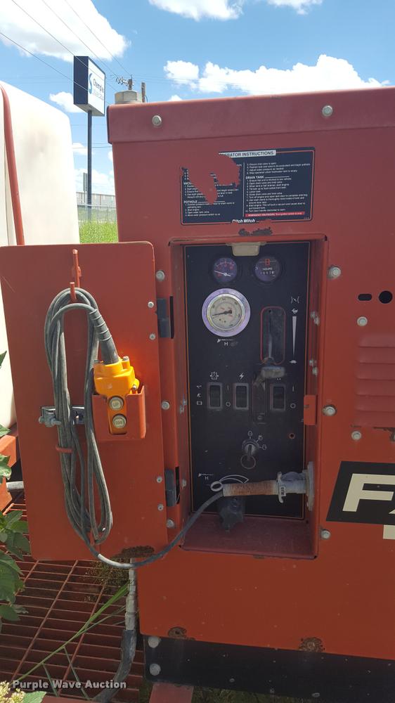 image for item L1512 2013 Ditch Witch FX30 vacuum trailer