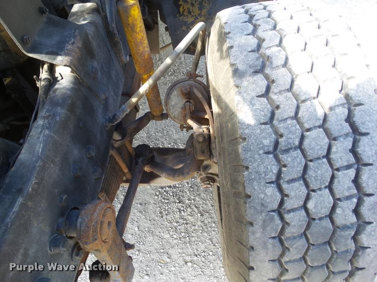 image for item L5629 1992 Mack RD688S dump truck