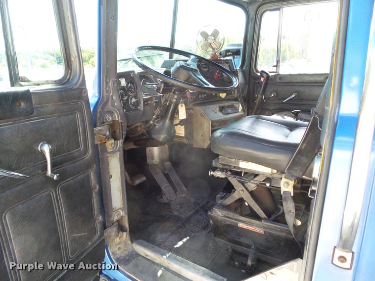 image for item L5629 1992 Mack RD688S dump truck