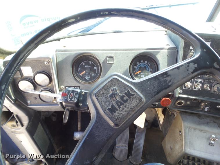 image for item L5629 1992 Mack RD688S dump truck