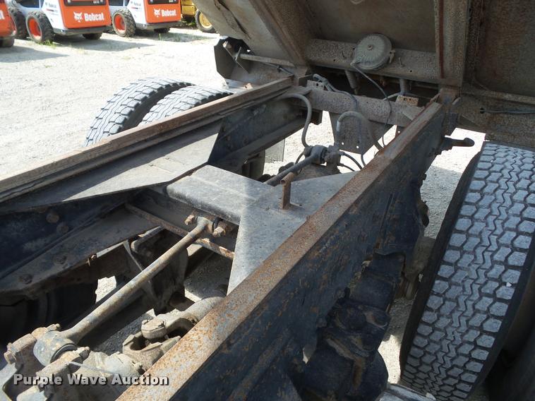 image for item L5629 1992 Mack RD688S dump truck