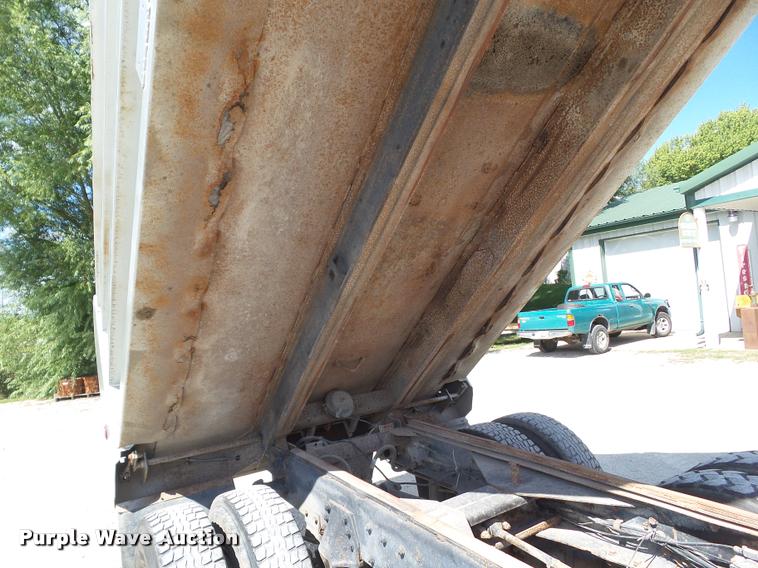 image for item L5629 1992 Mack RD688S dump truck