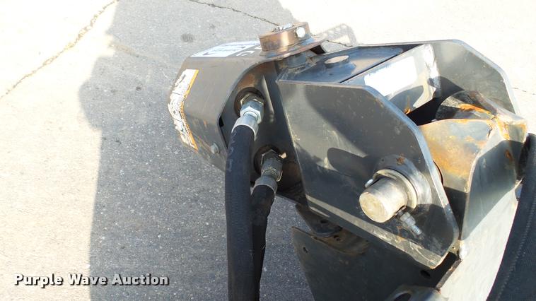 image for item DB8181 2012 Bobcat 30C auger
