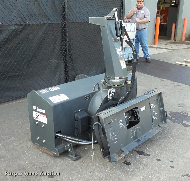 image for item DB8182 2014 Bobcat SB200X60 snow blower