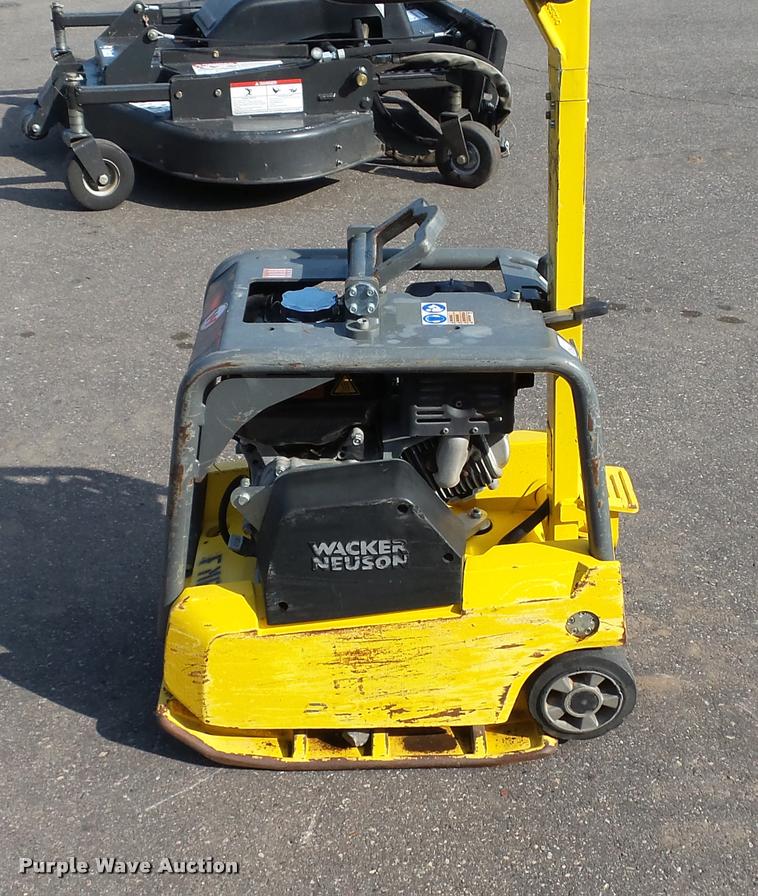 image for item DB8183 Wacker BPU3750 vibratory plate compactor