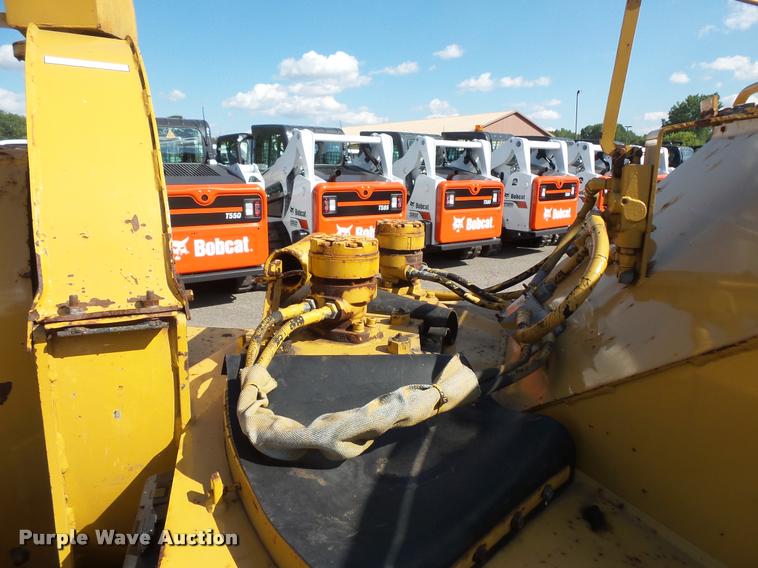 image for item DB8191 Vermeer BC1230 wood chipper