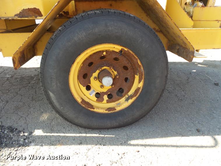 image for item DB8191 Vermeer BC1230 wood chipper