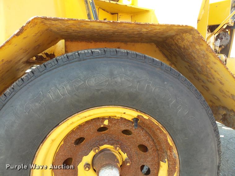 image for item DB8191 Vermeer BC1230 wood chipper