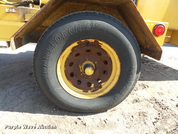 image for item DB8191 Vermeer BC1230 wood chipper