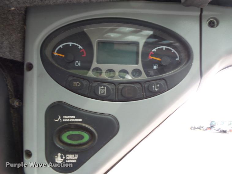 image for item DC2716 2008 Bobcat S205 skid steer