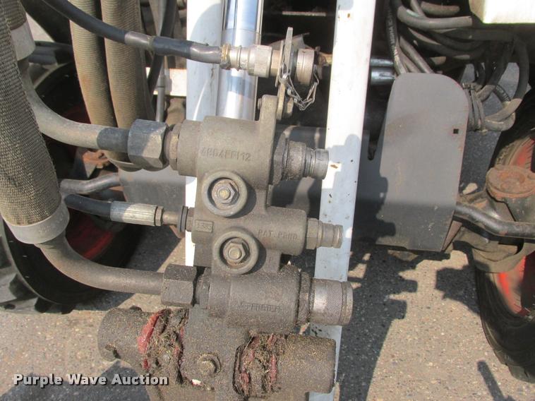 image for item K6115 2005 Bobcat Toolcat 5600 utility work machine