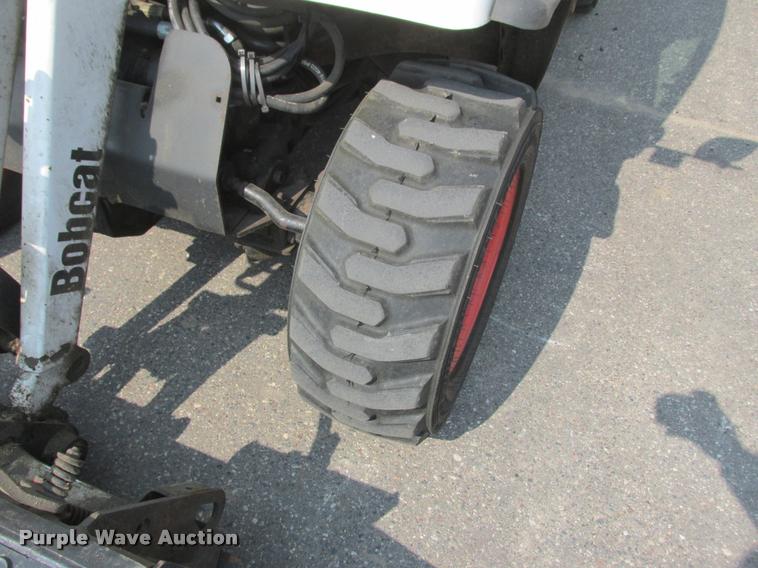 image for item K6115 2005 Bobcat Toolcat 5600 utility work machine