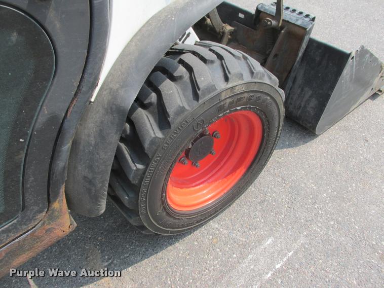 image for item K6115 2005 Bobcat Toolcat 5600 utility work machine